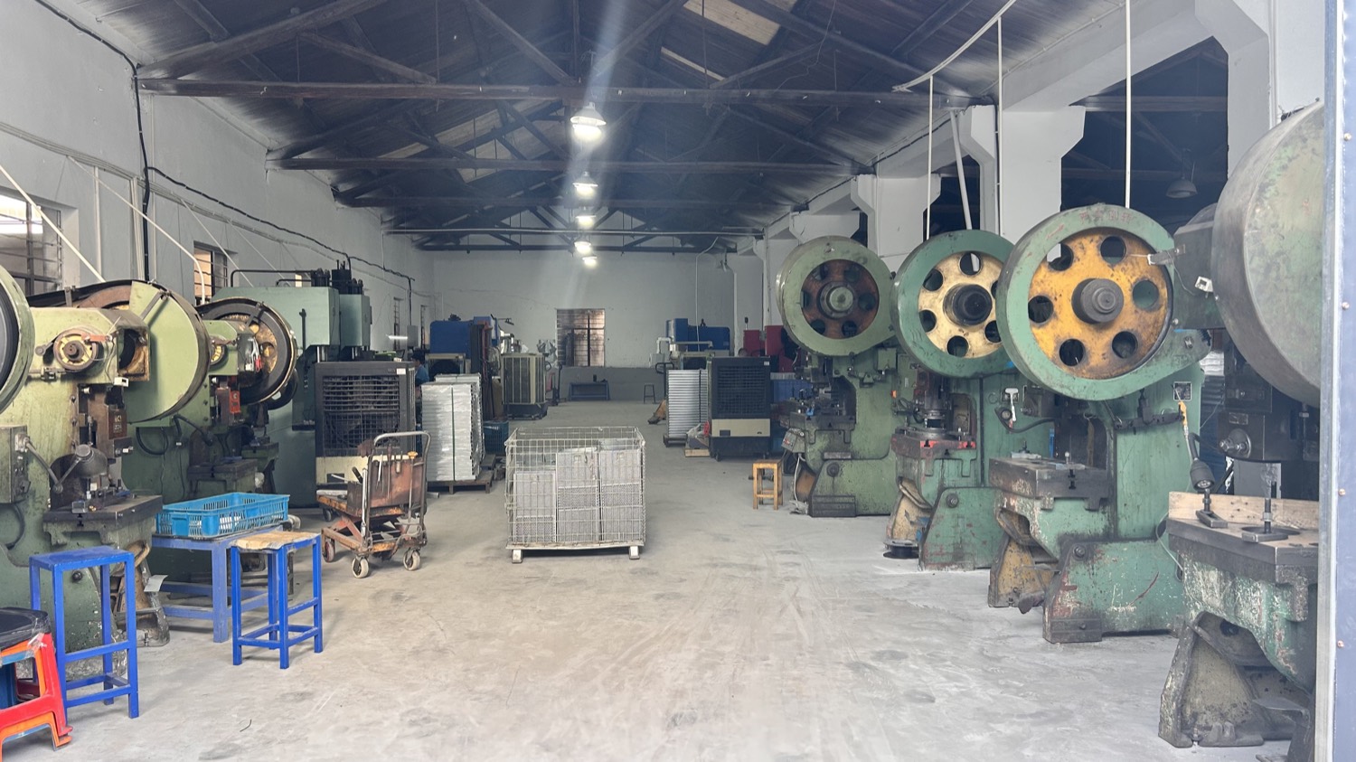 Power press line for sheet-metal stamping